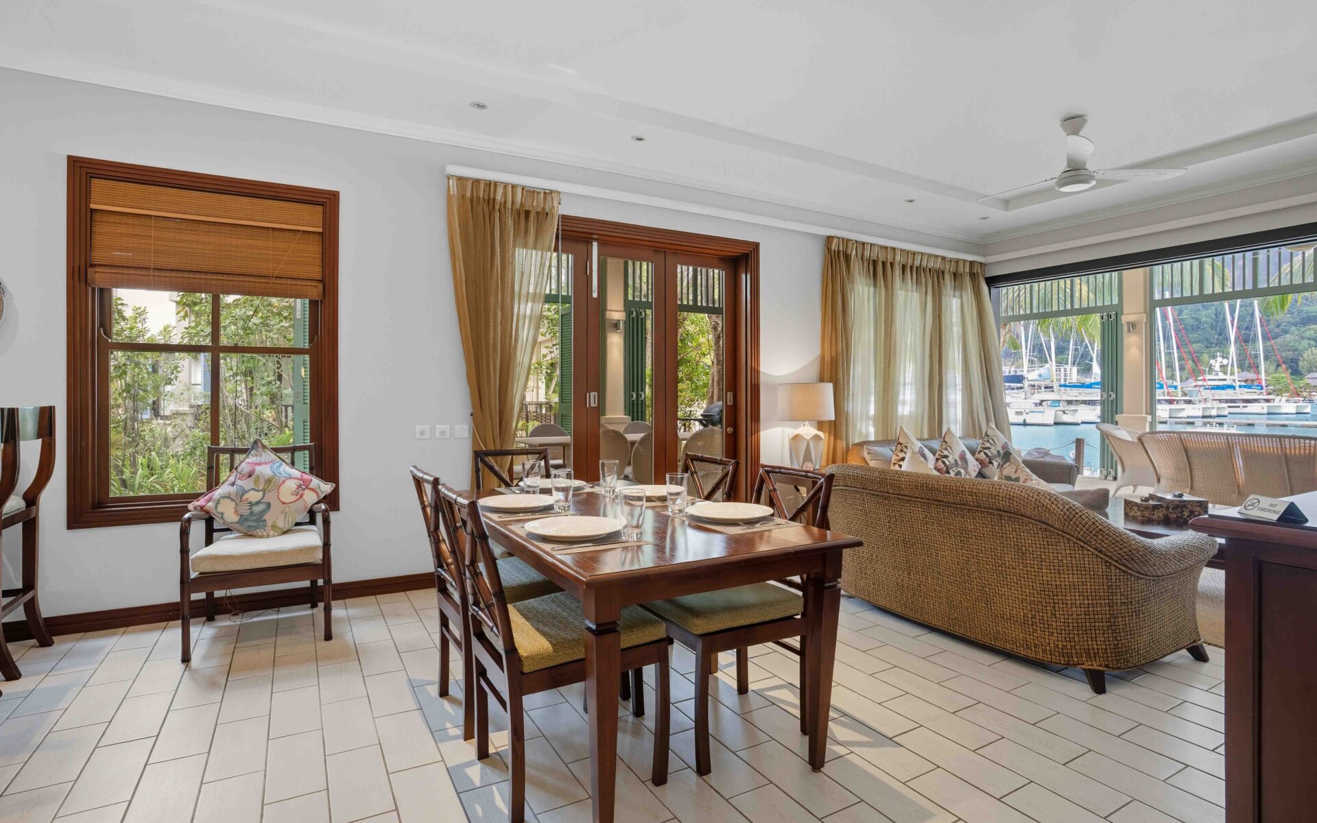 P25A25_dining-room-1.jpg