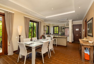 P26A21_dining-room-1.jpg