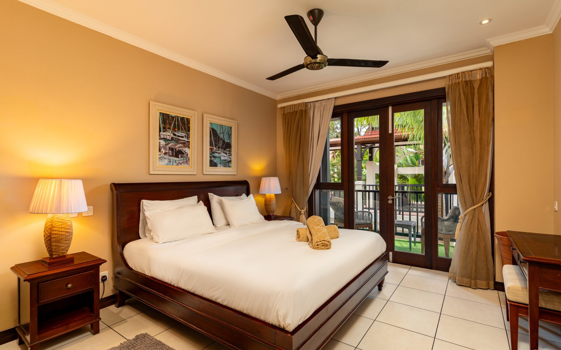 P119A12_bedroom.jpg