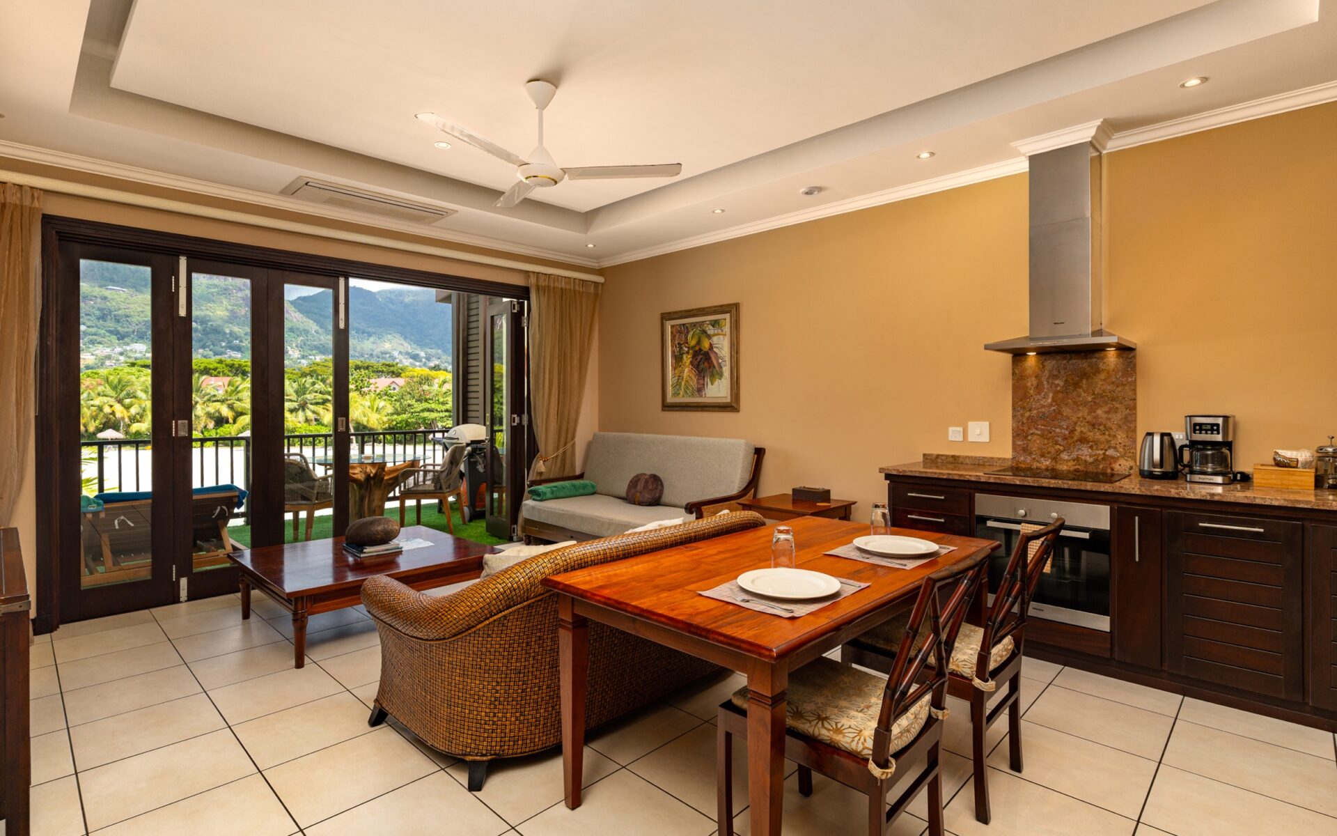 P119A12_dining-room.jpg
