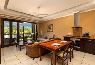 P119A12_dining-room.jpg