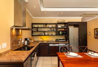 P119A12_kitchen.jpg
