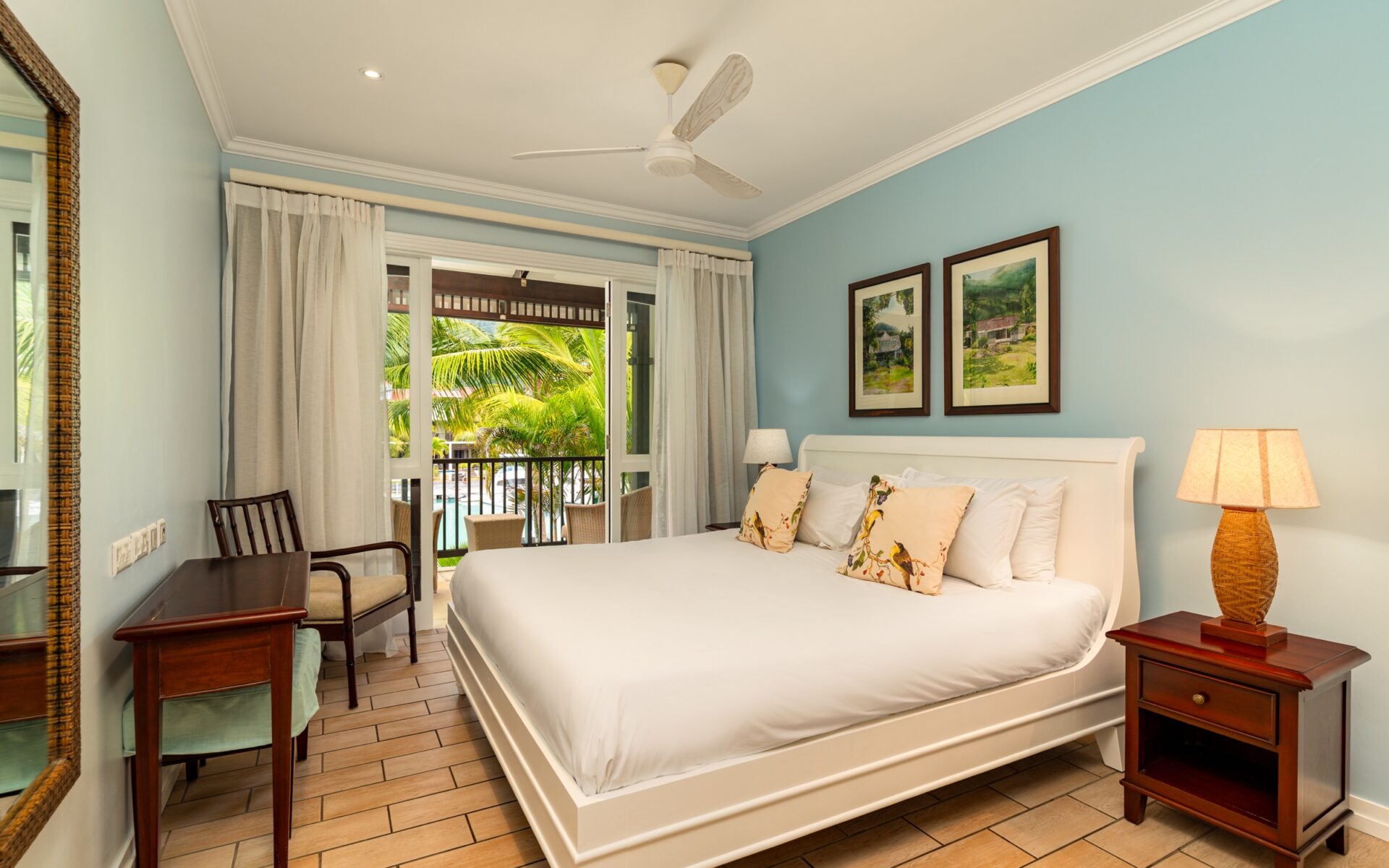 P11A16_bedroom.jpg
