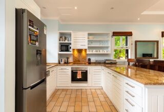 P11A16_kitchen.jpg
