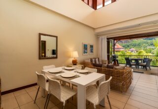 P14A23_dining-room.jpg