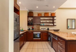 P14A23_kitchen.jpg