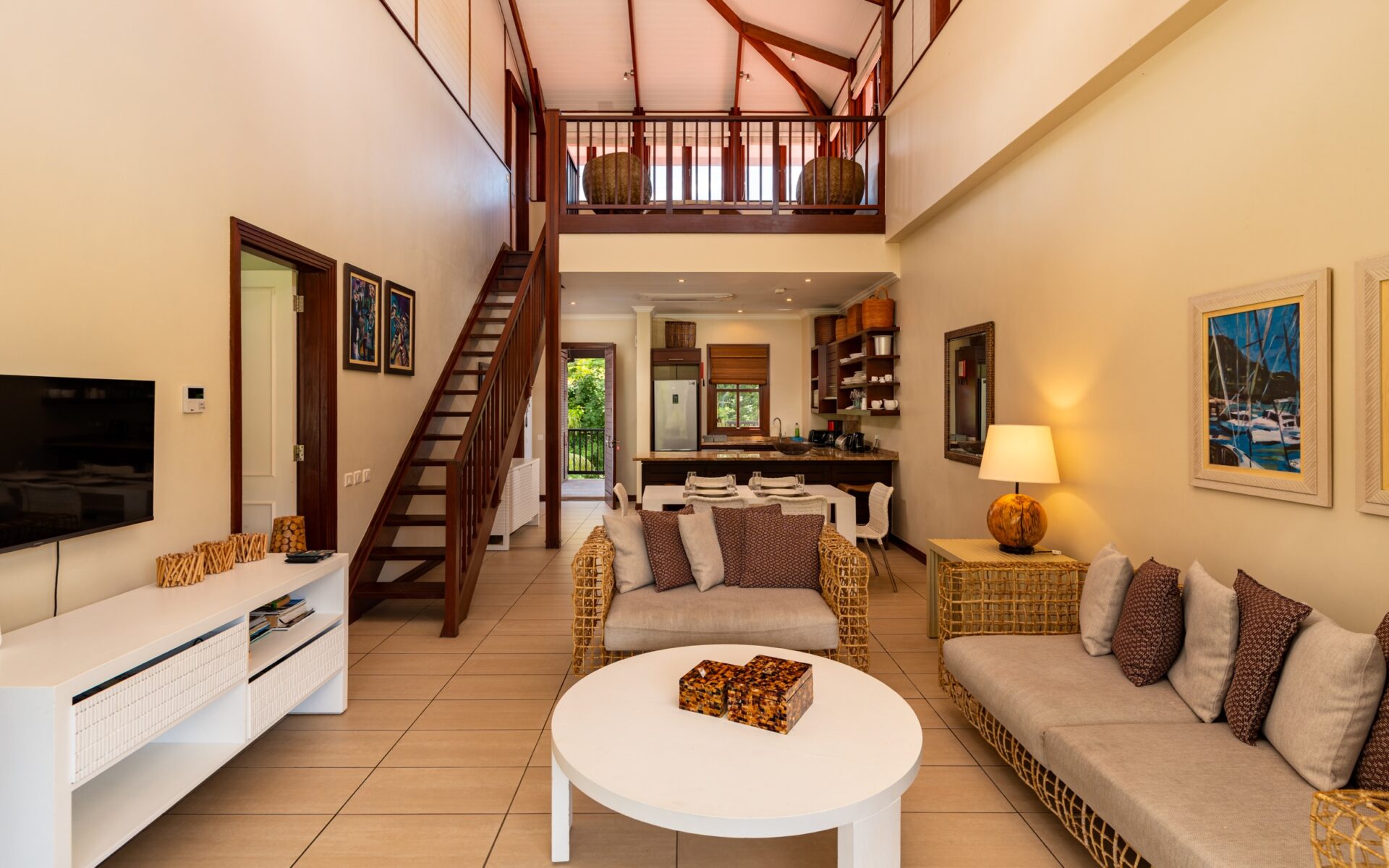 P14A23_living-room.jpg