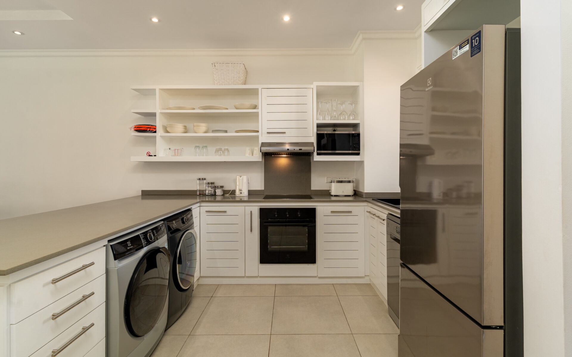 P256A12_kitchen-1.jpg