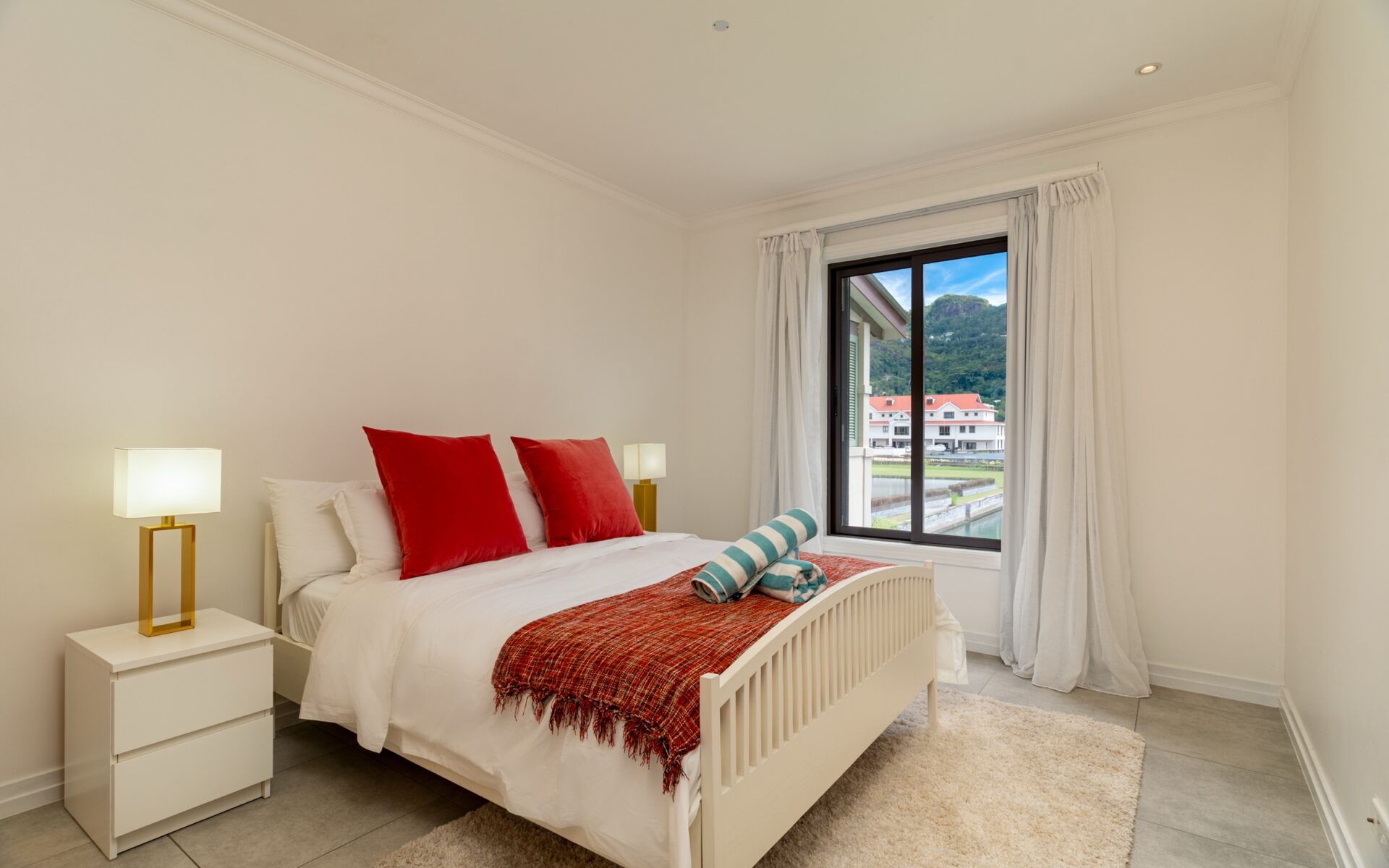 P256A13_bedroom-1.jpg