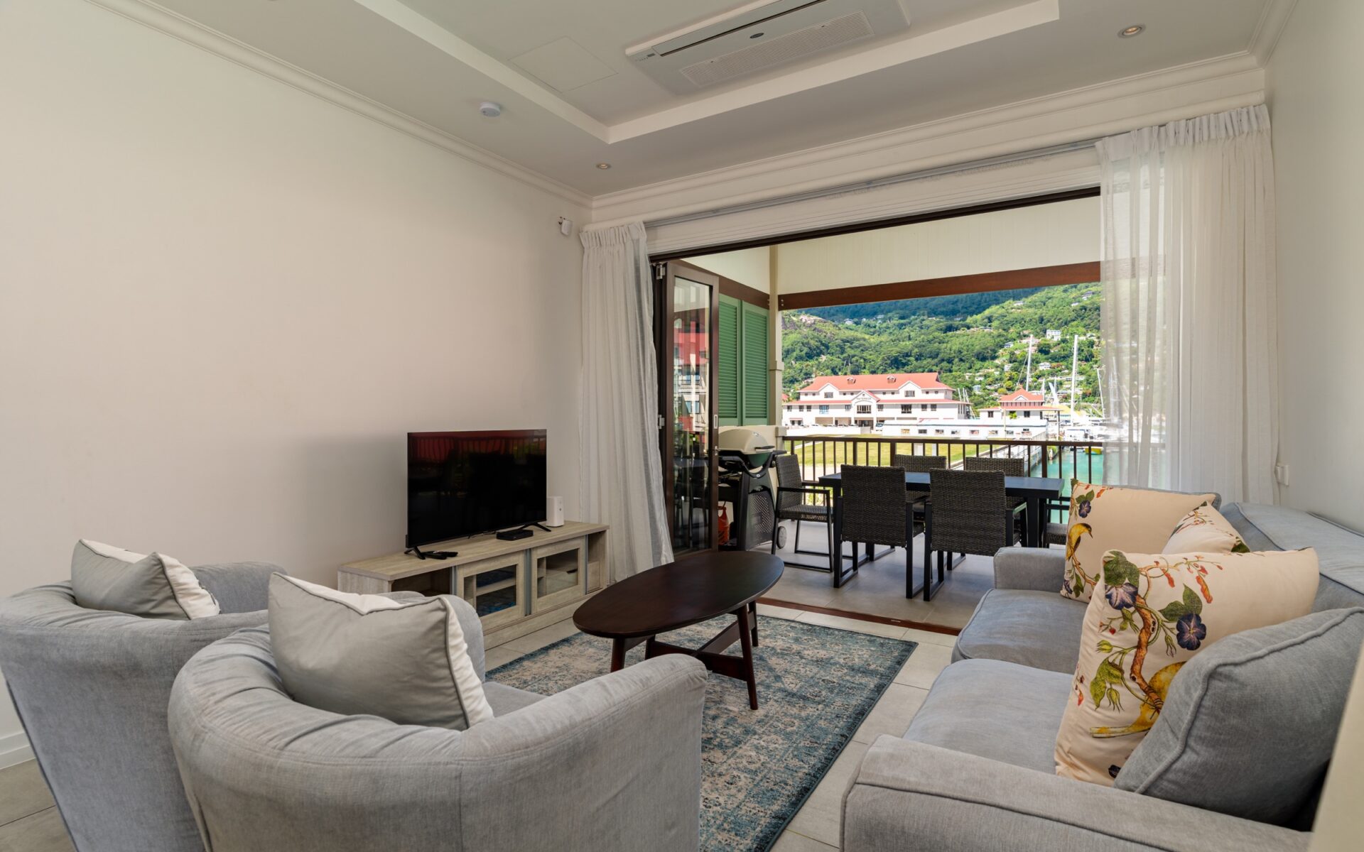 P256A14_living-room-1.jpg