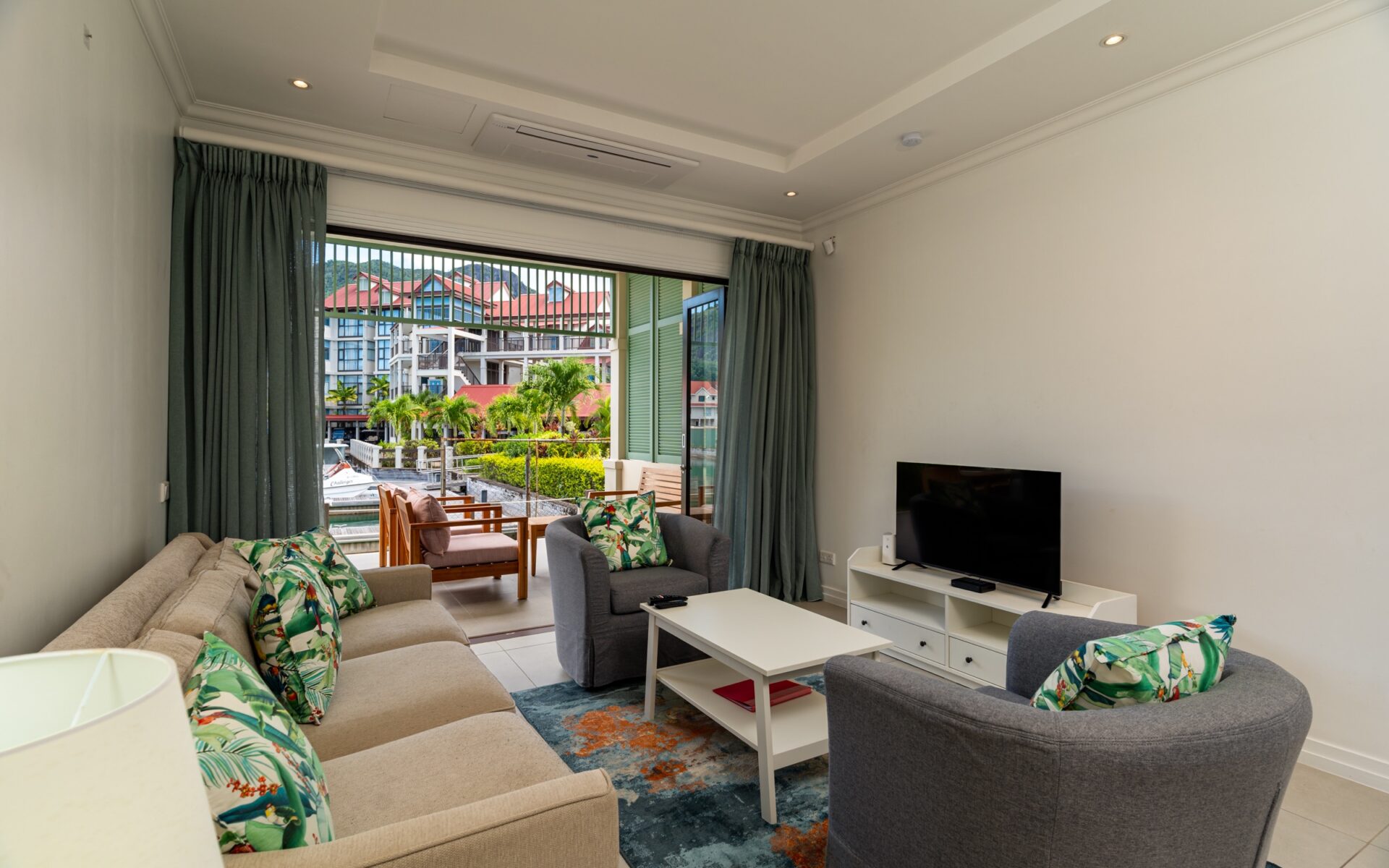 P256A1_living-room.jpg