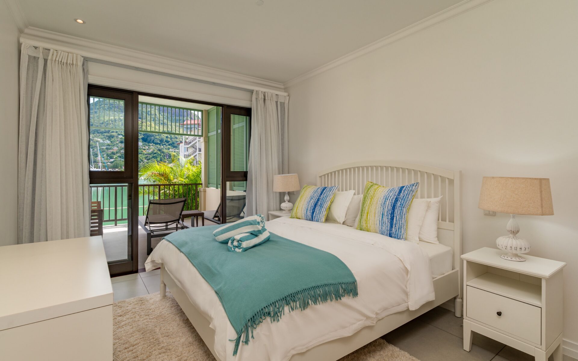 P256A4_bedroom.jpg