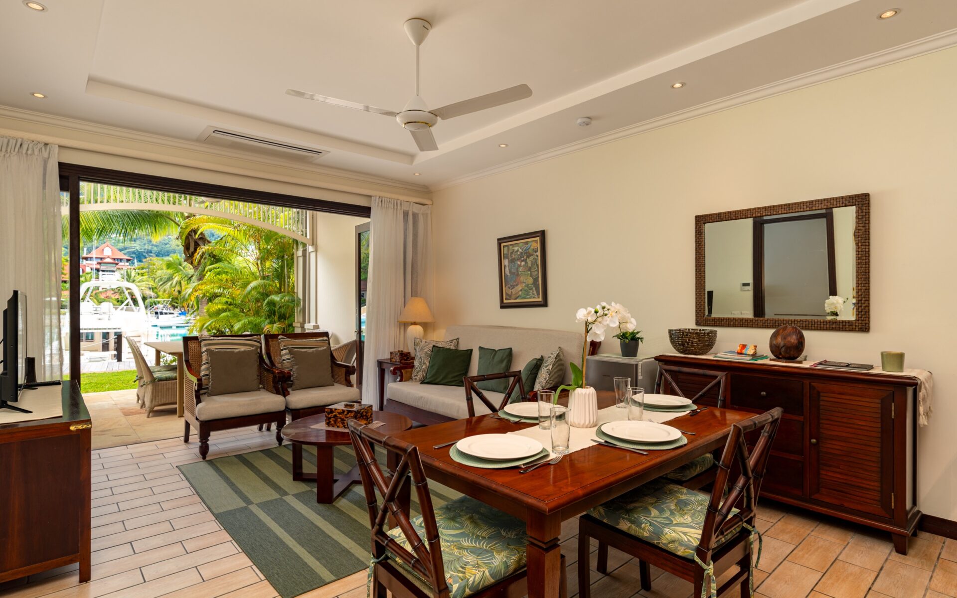 P17A03_dining-room.jpg