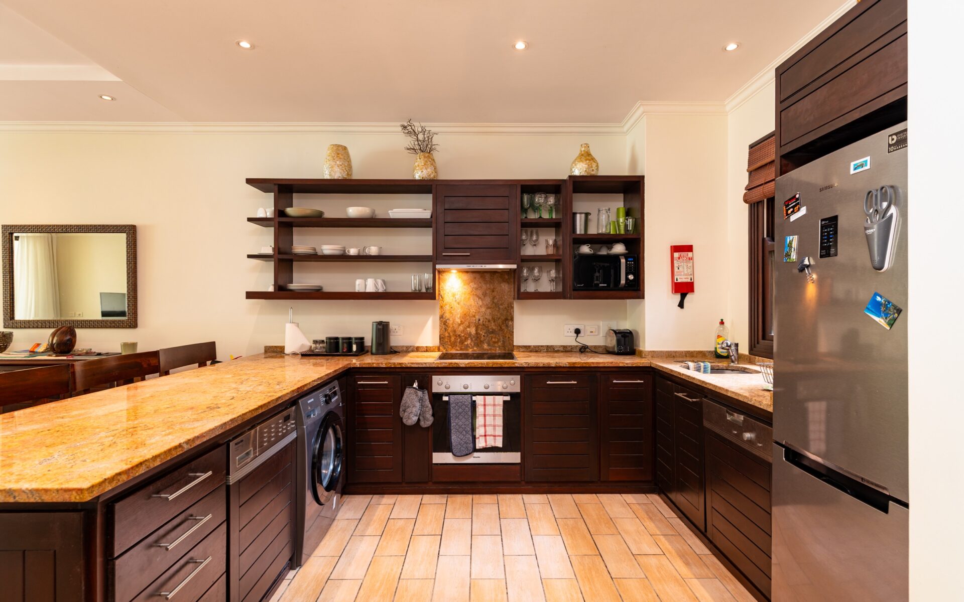 P17A03_kitchen.jpg