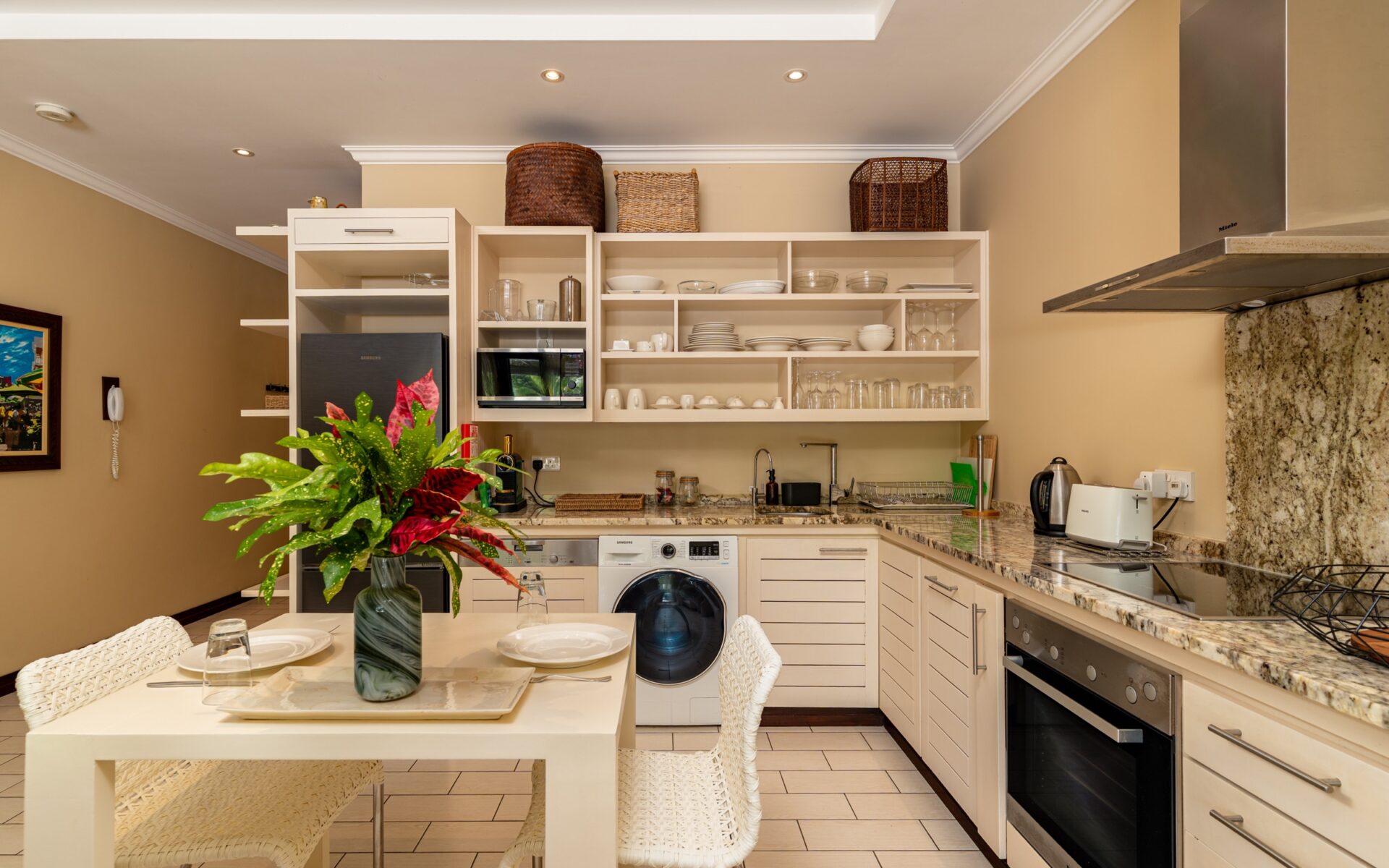P221A2_kitchen.jpg