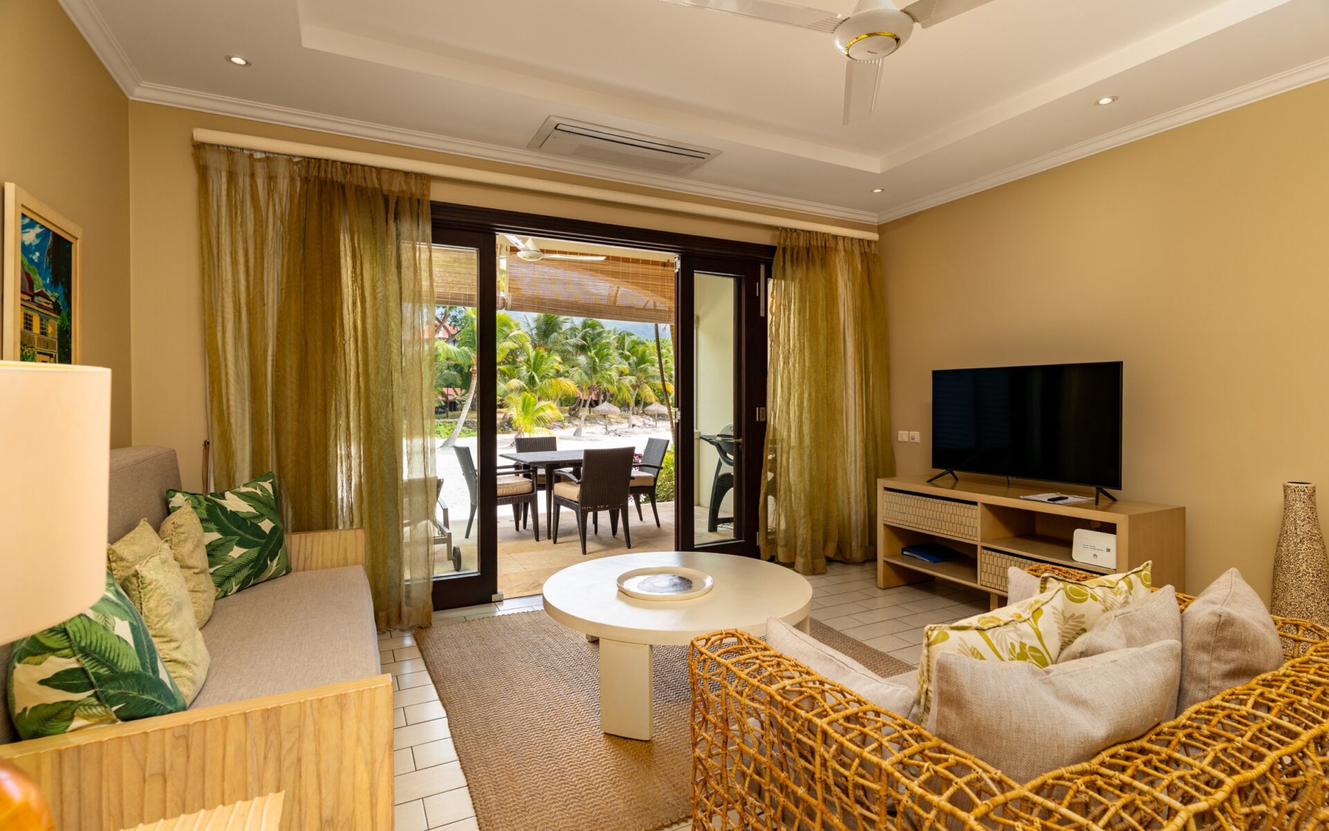 P221A2_living-room.jpg